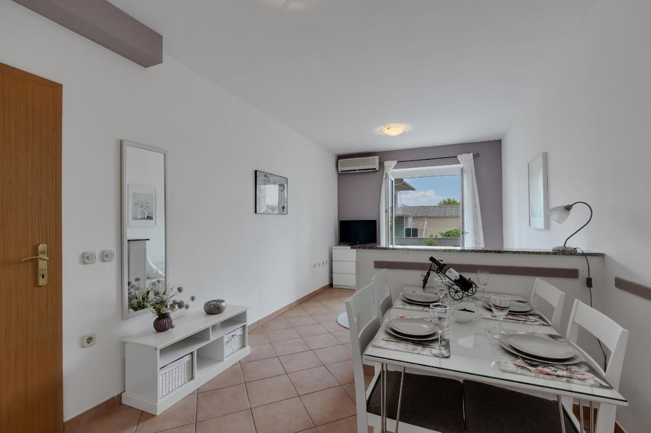 Apartments Divna Baška Voda Екстериор снимка