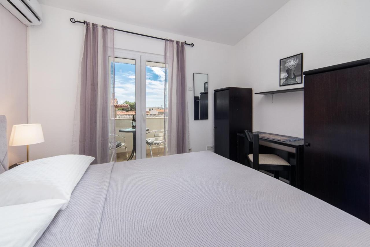 Apartments Divna Baška Voda Екстериор снимка