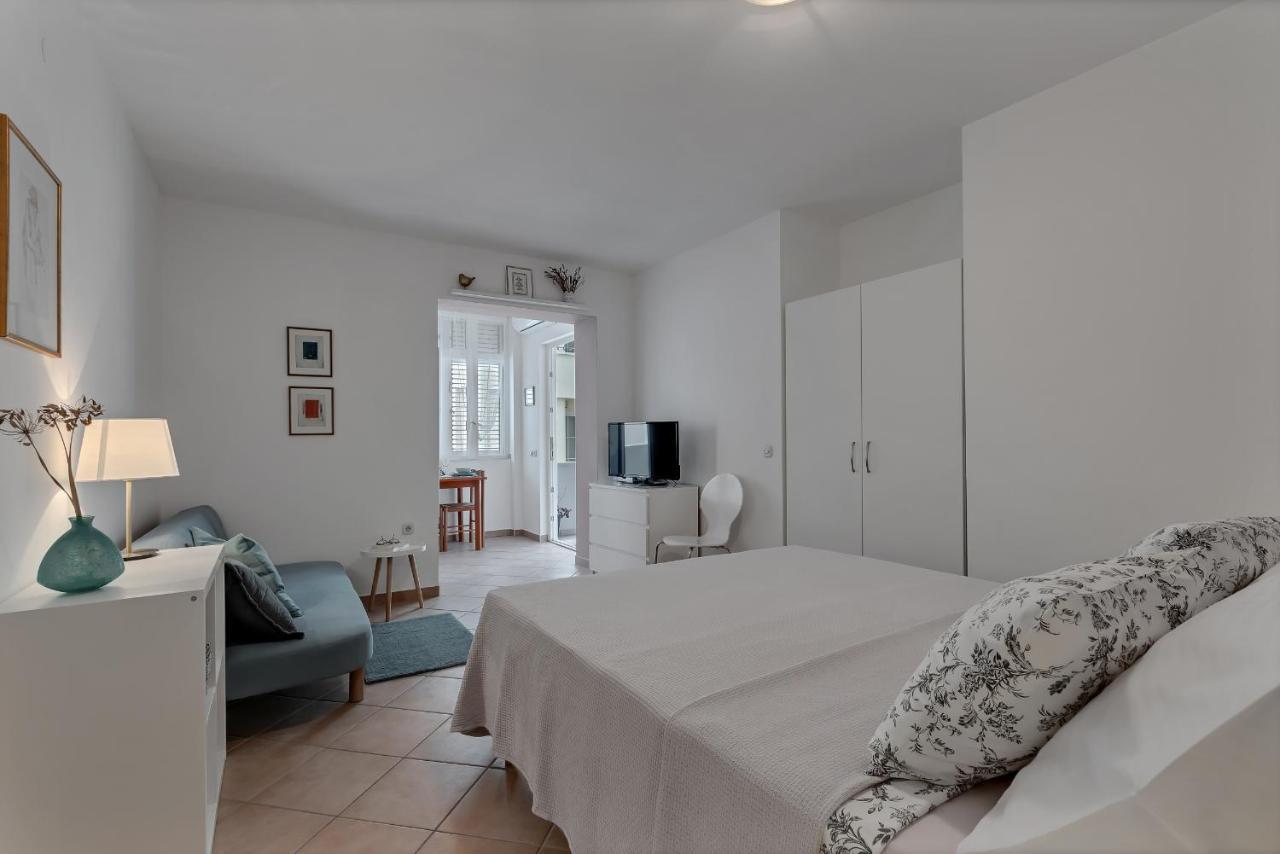 Apartments Divna Baška Voda Екстериор снимка
