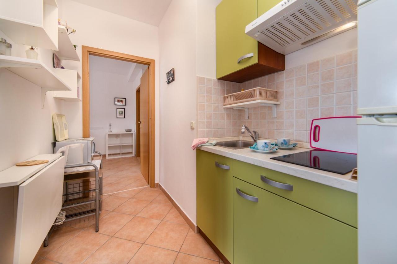 Apartments Divna Baška Voda Екстериор снимка