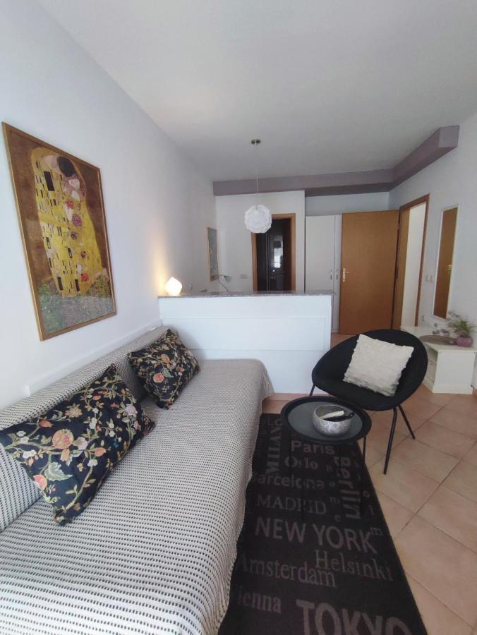 Apartments Divna Baška Voda Екстериор снимка