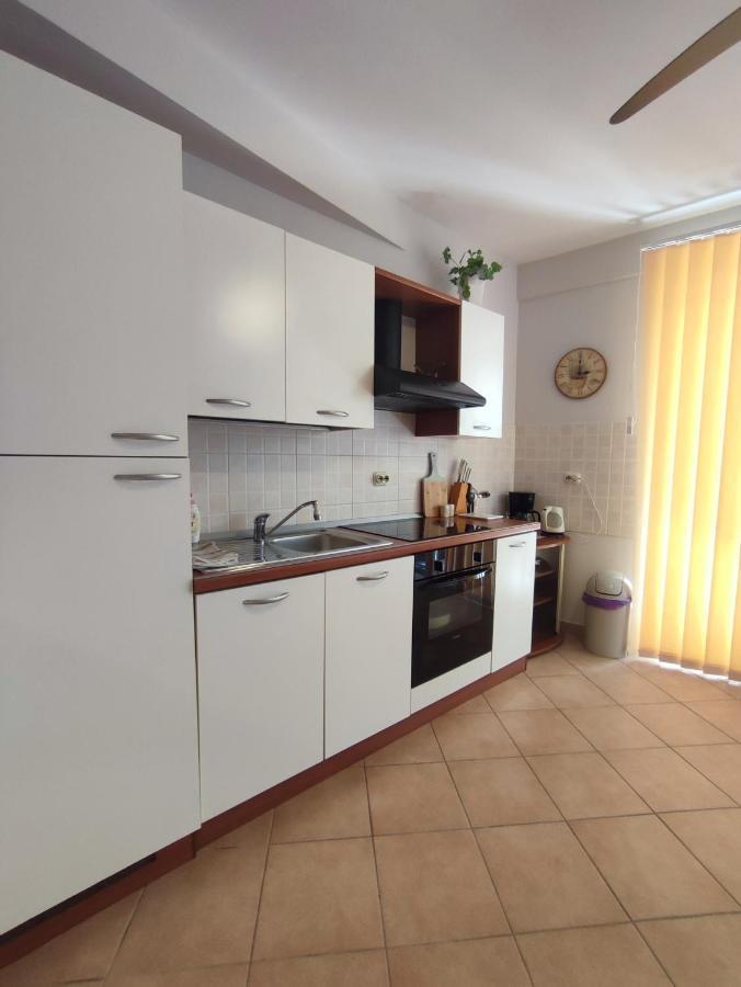 Apartments Divna Baška Voda Екстериор снимка