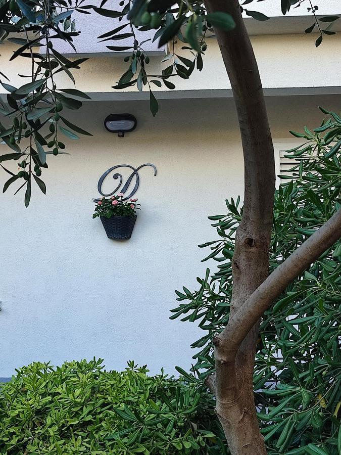 Apartments Divna Baška Voda Екстериор снимка