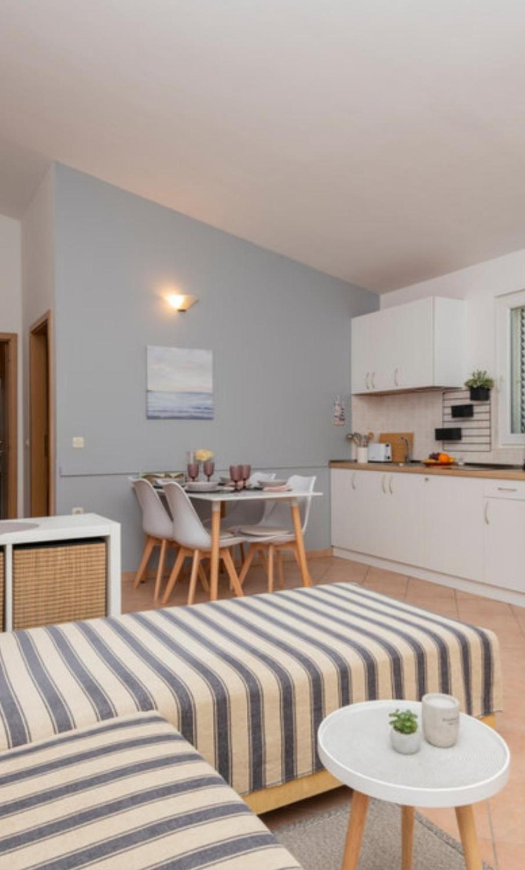 Apartments Divna Baška Voda Екстериор снимка