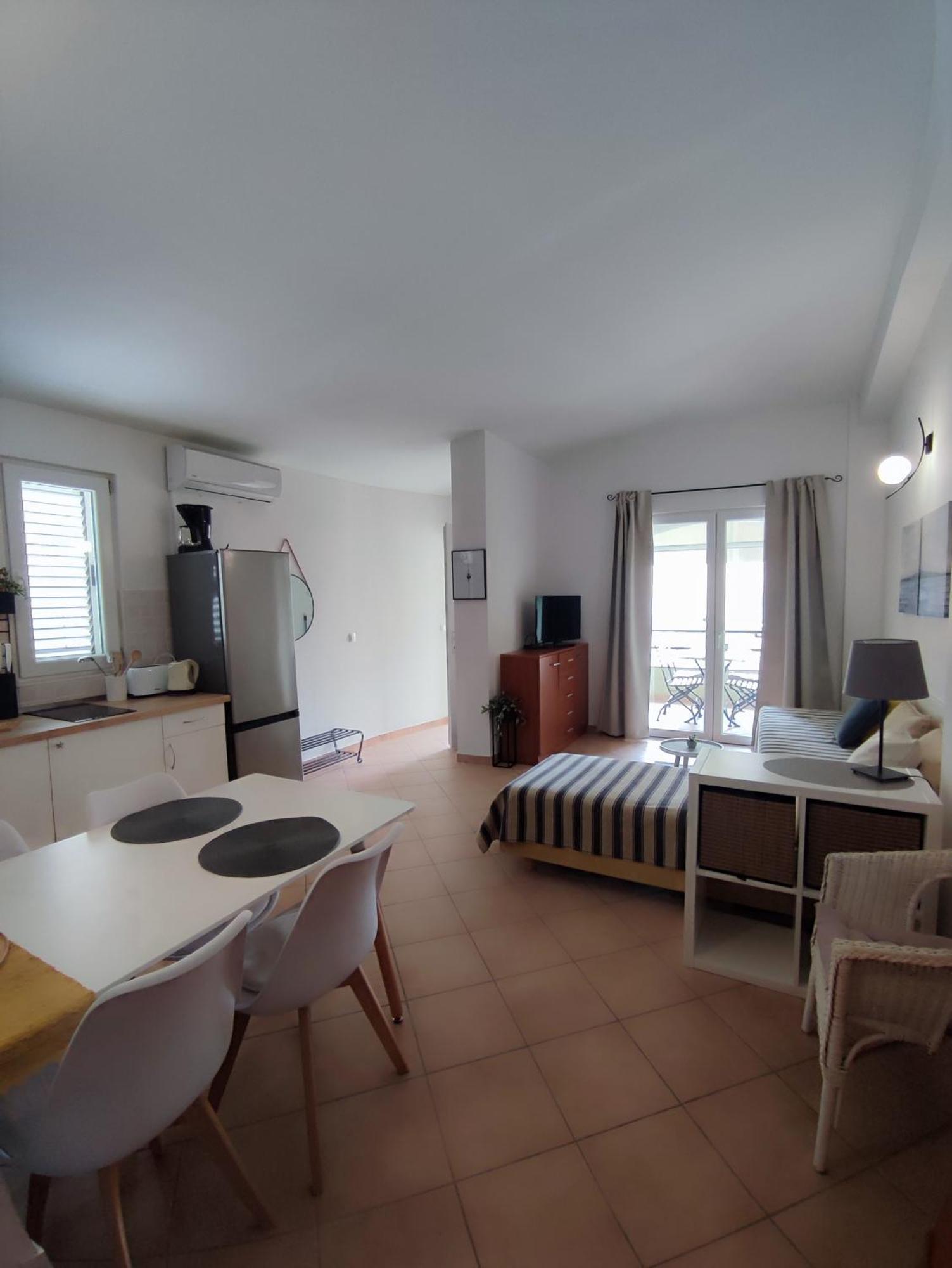 Apartments Divna Baška Voda Екстериор снимка