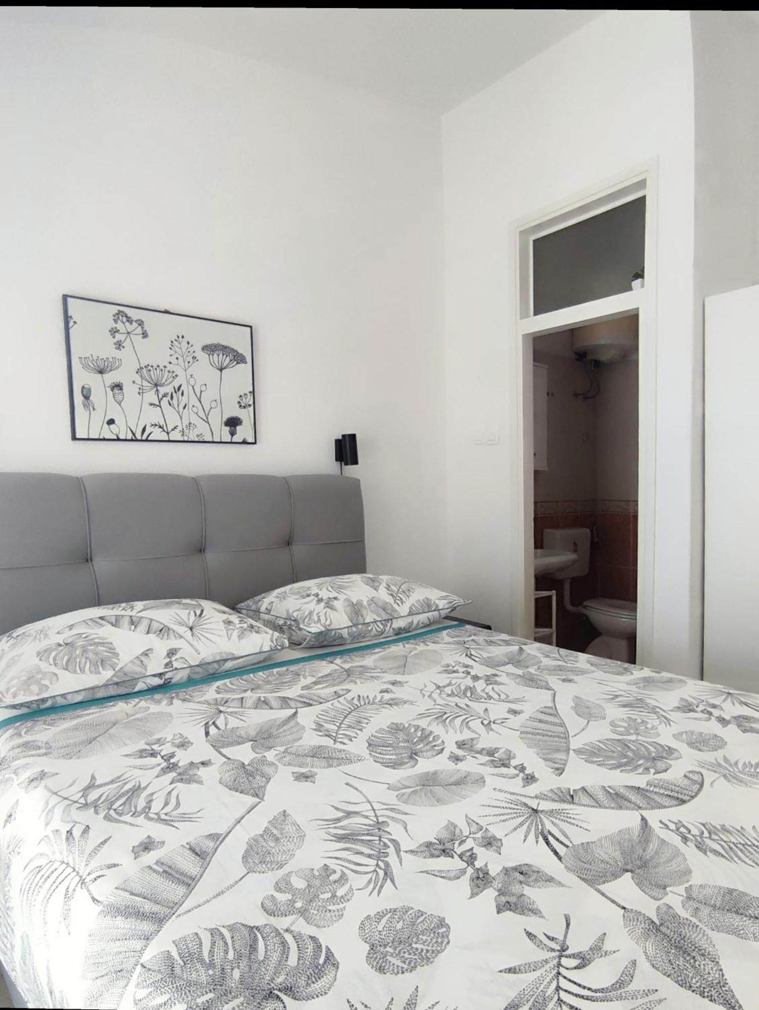 Apartments Divna Baška Voda Екстериор снимка