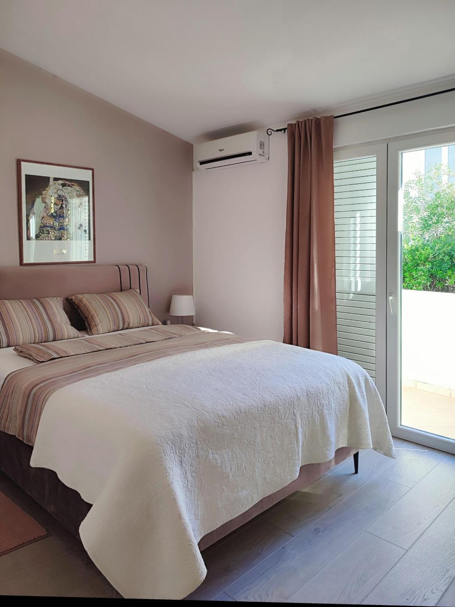 Apartments Divna Baška Voda Екстериор снимка